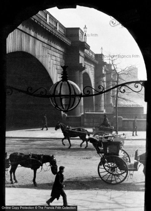 Photo of London, Old Waterloo Bridge c.1900