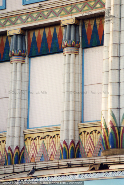 Photo of London, Papyrus Column On The Carlton Cinema, Islington 2004