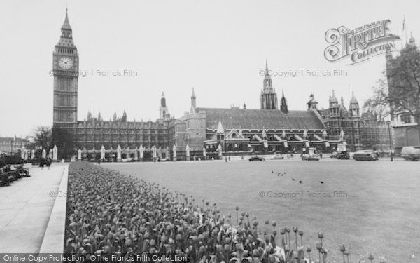 Photo of London, Parliament Square c.1960