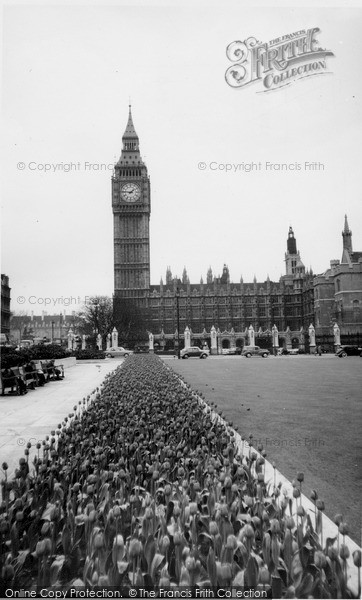 Photo of London, Parliament Square c.1960