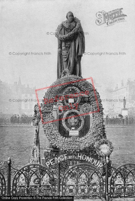 Photo of London, Parliament Square, Lord Beaconfield's Statue c.1896