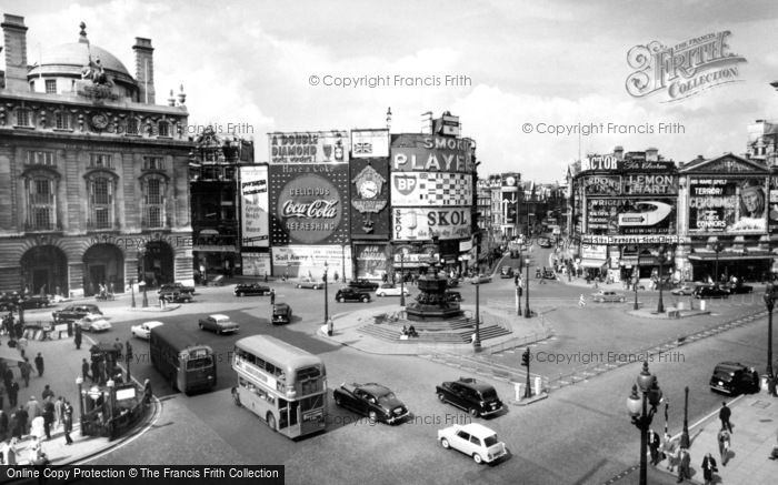 Photo of London, Piccadilly Circus 1962