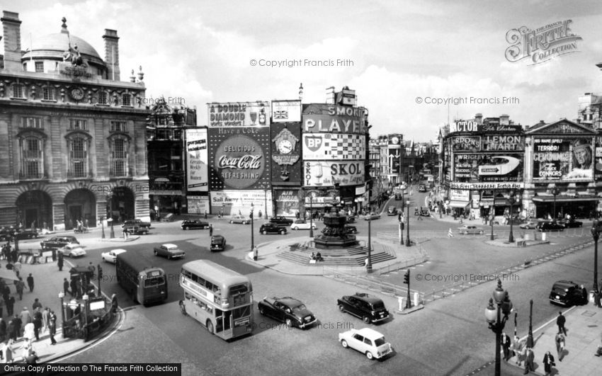 London, Piccadilly Circus 1962