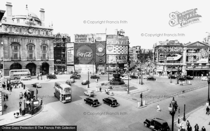 Photo of London, Piccadilly Circus 1962