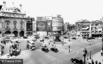 London, Piccadilly Circus 1962