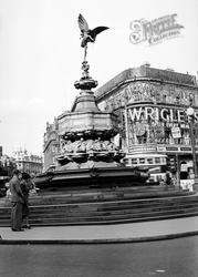 Piccadilly Circus c.1939, London