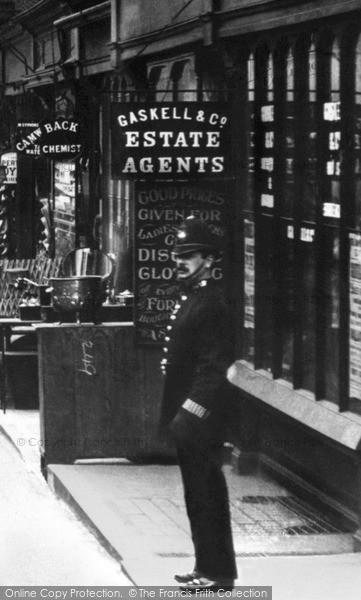 Photo of London, Policeman 1906