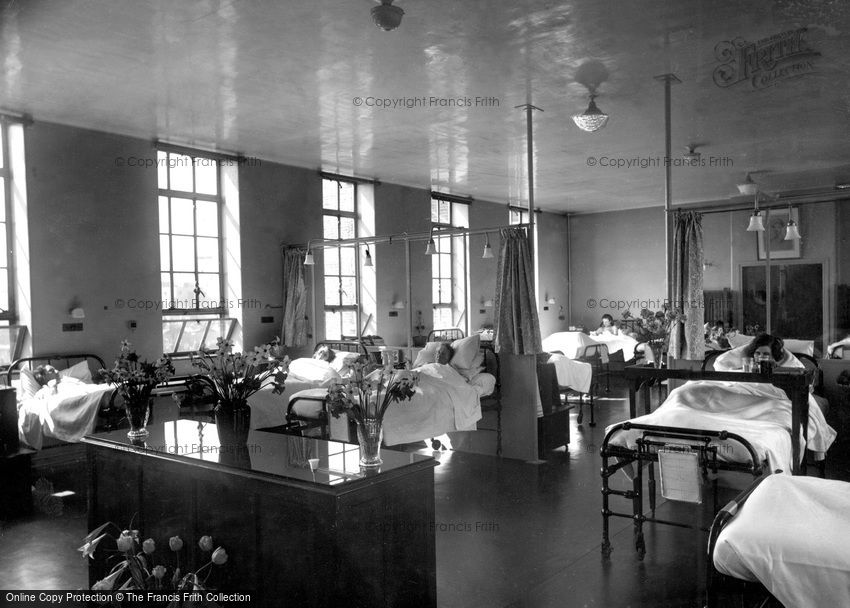 London, Princess Beatrice Hospital, Henriette Vandenbe c1950