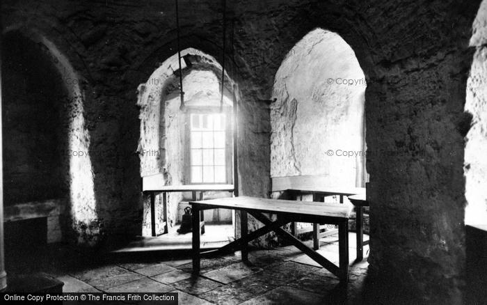 Photo of London, Princess Elizabeth's Prison, Bell Tower, The Tower Of London c.1920