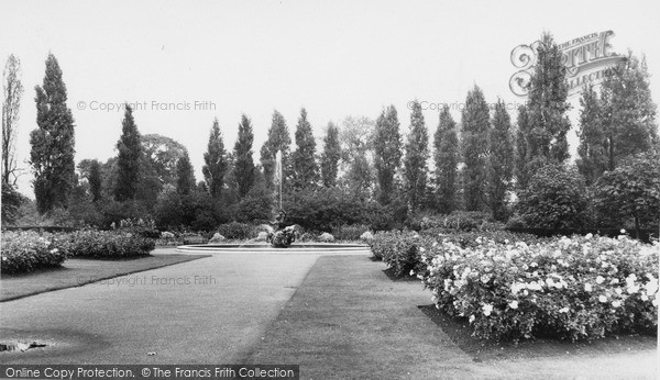 Photo of London, Queen Mary Gardens c.1965