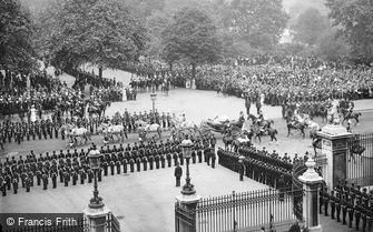 London, Queen Victoria Leaving Buckingham Palace, Jubilee Day 1897