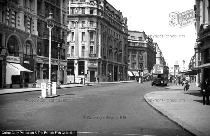 Photo of London, Regent Street c.1950