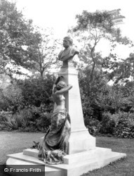 Sir Arthur Sullivan's Monument c.1905, London