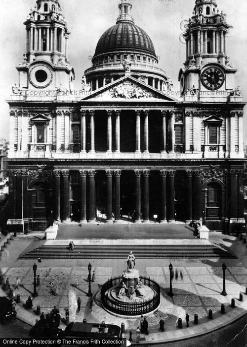 Photo of London, St Paul's Cathedral c.1930