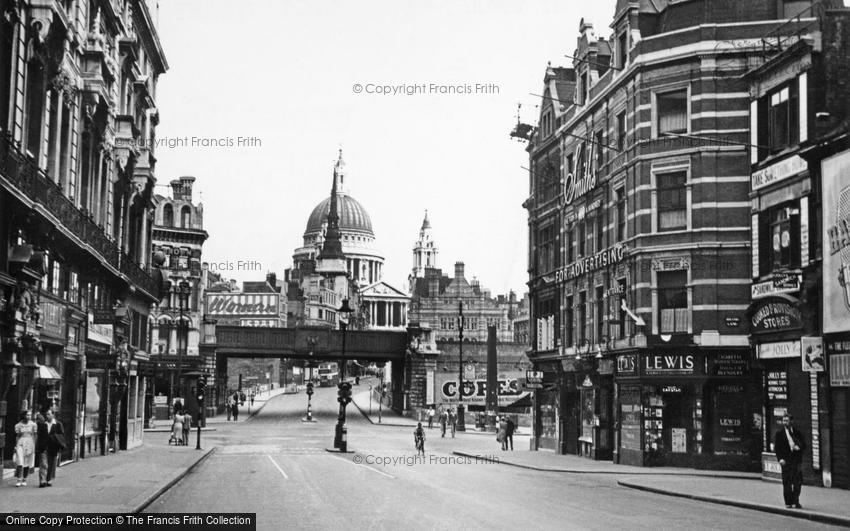London, St Paul's Cathedral from Fleet Street c1950