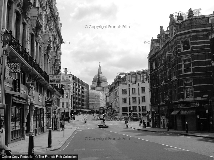 Photo of London, St Paul's From Fleet Street 2003