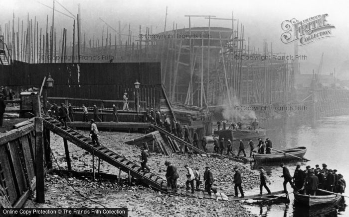 Photo of London, Thames Shipbuilding Yard c.1910