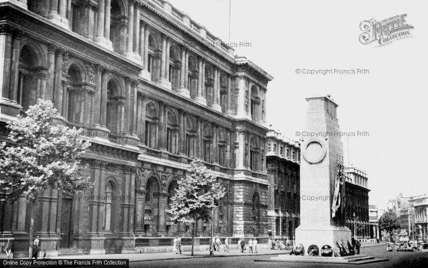 London, the Cenotaph c1950