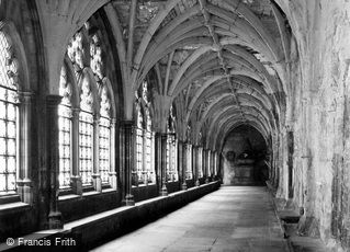 London, the Cloisters, Westminster Abbey c1965