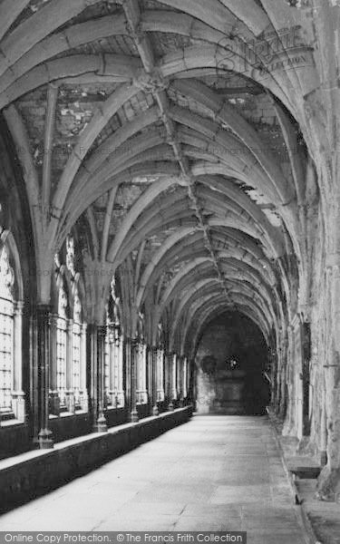 Photo of London, The Cloisters, Westminster Abbey c.1965