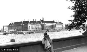 London, the County Hall c1955