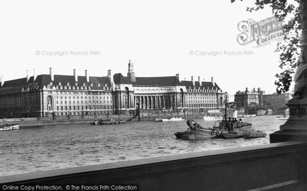Photo of London, The County Hall c.1955