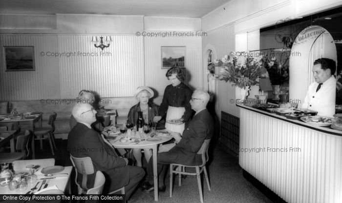 Photo of London, The Dining Room, St John House, Eaton Place c.1960