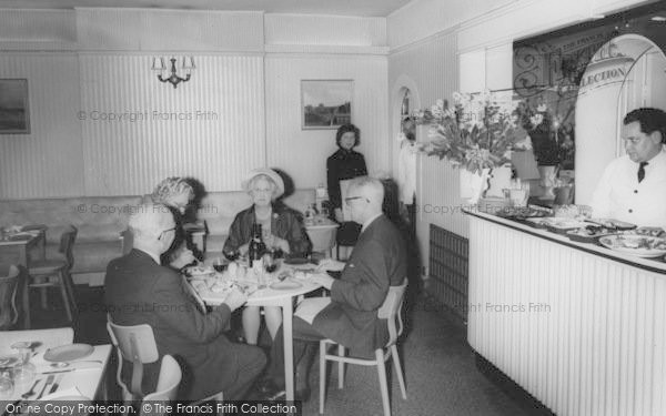 Photo of London, The Dining Room, St John House, Eaton Place c.1960