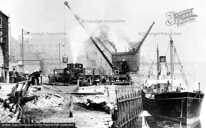 Photo of London, The Docks, Thames Wharf c.1900