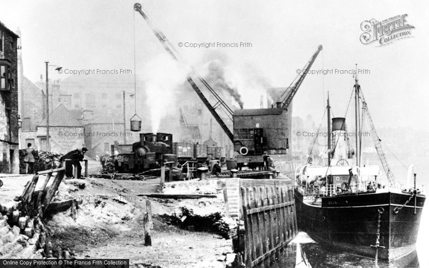London, the Docks, Thames Wharf c1900
