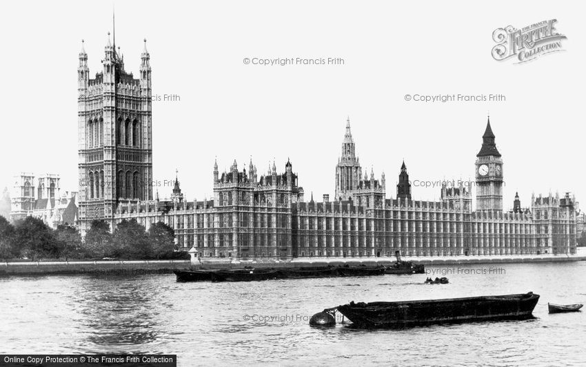London, the Houses of Parliament c1910