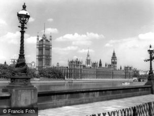 London, the Houses of Parliament c1955