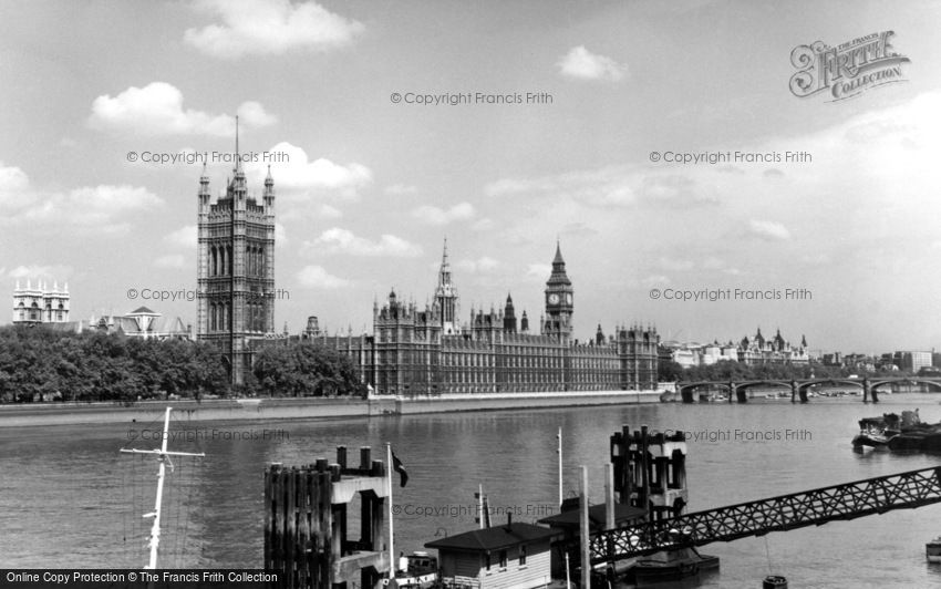 London, the Houses of Parliament c1955