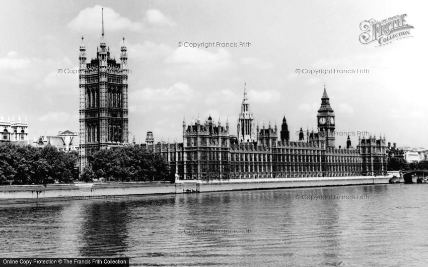 London, the Houses of Parliament c1955