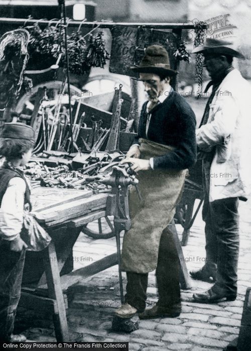 Photo of London, The Knife Sharpener 1885