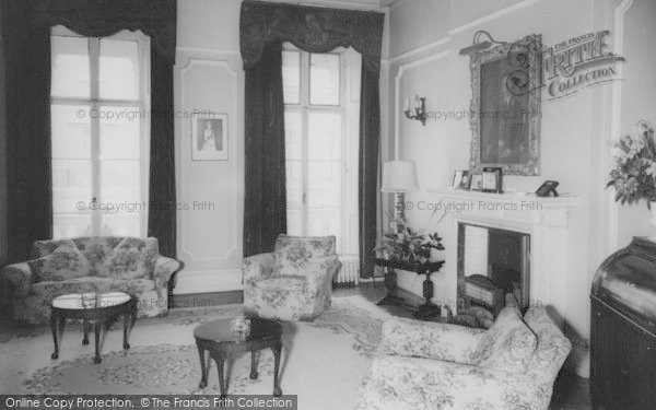 Photo of London, The Lounge, St John House, Eaton Place c.1960
