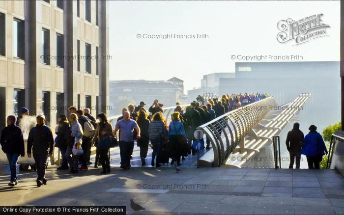 Photo of London, The Millennium Bridge 2015