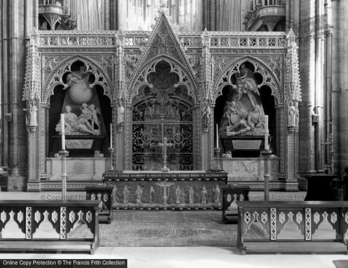 Photo of London, The Nave Altar, Westminster Abbey c.1965