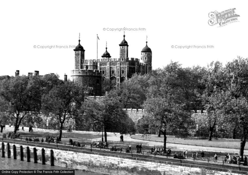 London, the Tower c1950