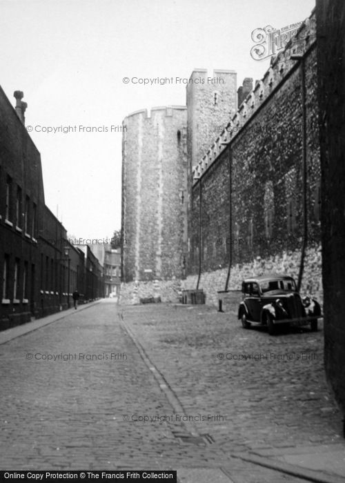 Photo of London, The Tower Of London c.1950