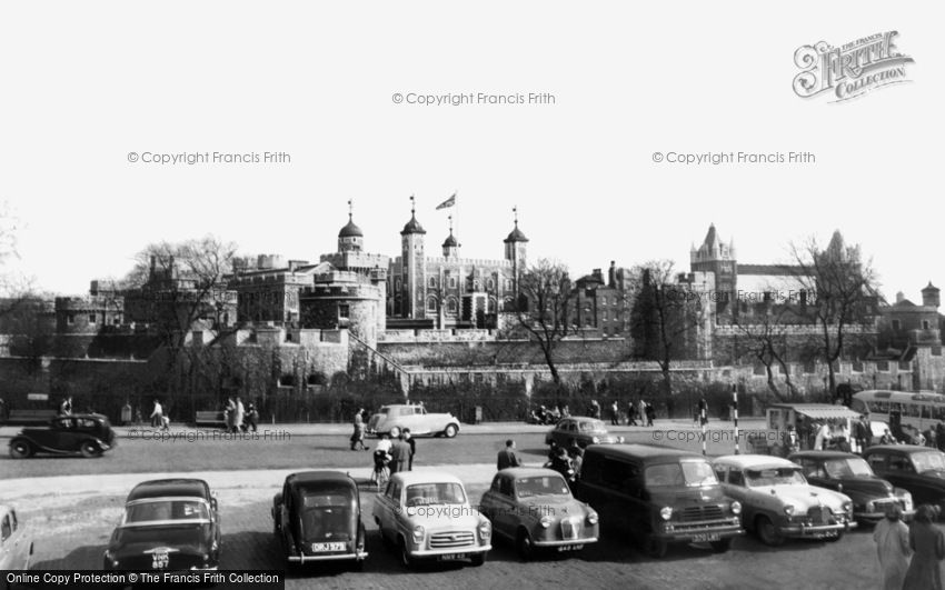 London, The Tower of London c1955