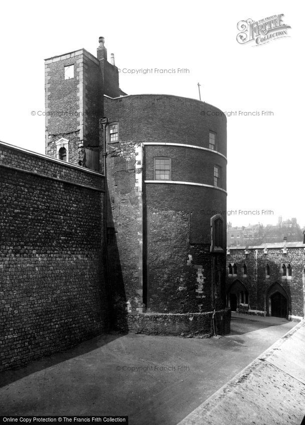 London, the Tower of London, Martin Tower c1930