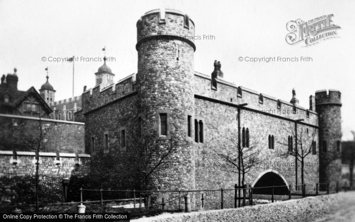 Photo of London, The Tower Of London, St Thomas' Tower c.1920