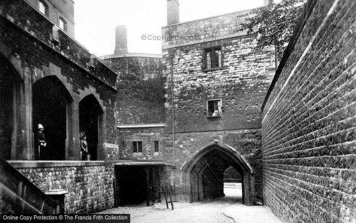 Photo of London, The Tower Of London, The Bloody Tower c.1920