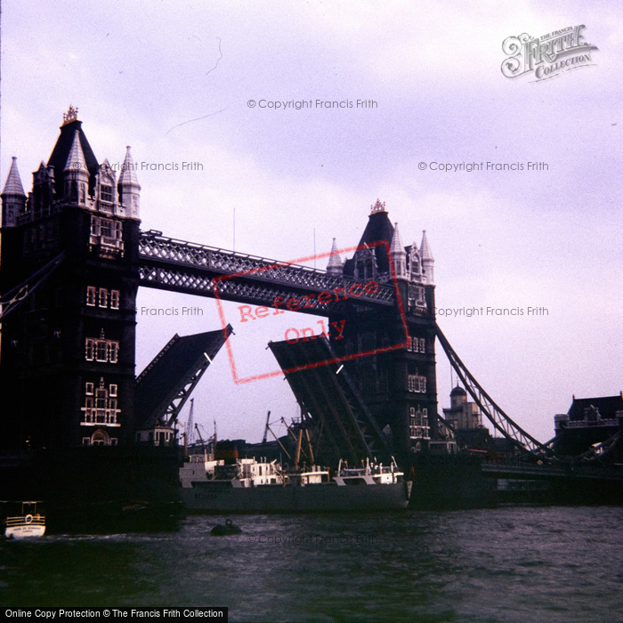 Photo of London, Tower Bridge 1965