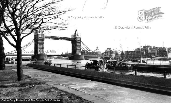 Photo of London, Tower Bridge c.1955