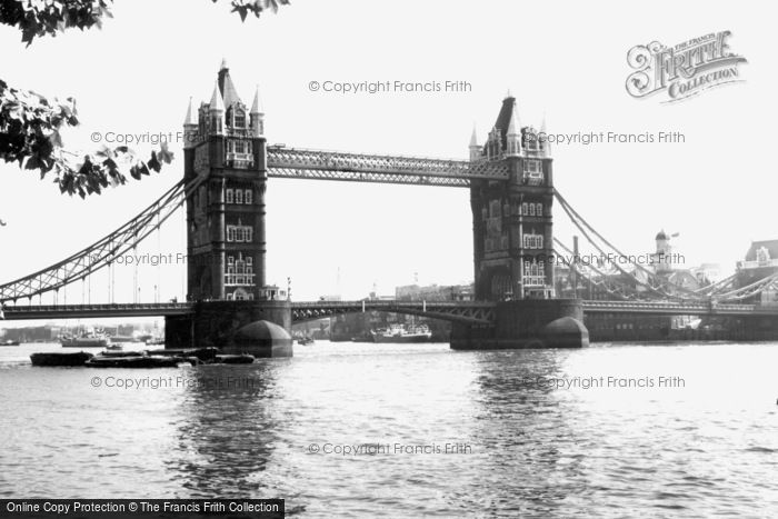 Photo of London, Tower Bridge c.1955