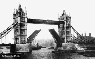London, Tower Bridge completed 1895