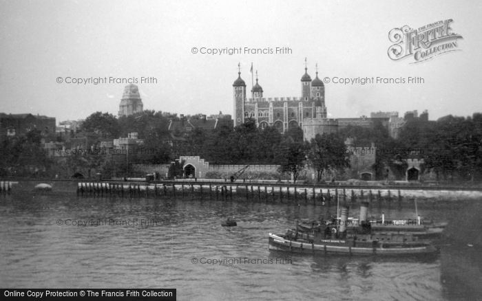 Photo of London, Tower Of London c.1950