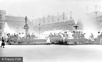 London, Trafalgar Square 1897